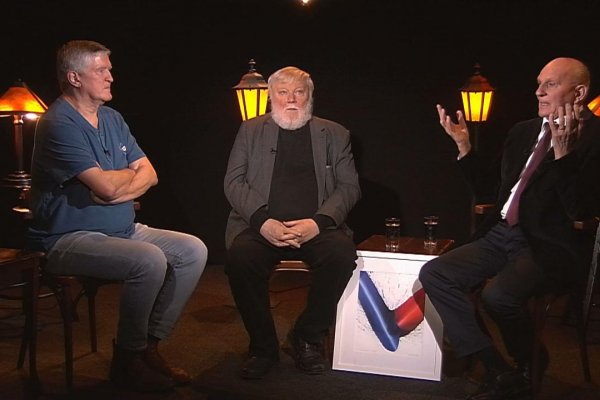 .pod lampou s F. Mikloškom a P. Zajacom: Sme slobodný štát? Prečo je 17. november rozhodujúci dátum? Ako skončí táto vláda?