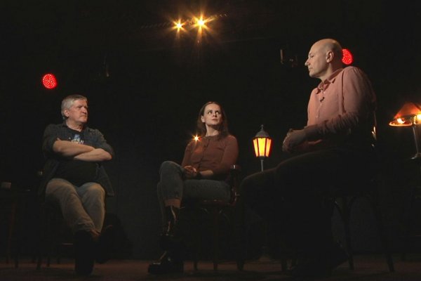 .pod lampou: Einstein alebo Kotlár? Čo myslíte?