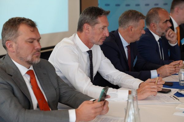 KDH žiada zverejnenie právnej analýzy o možnosti zrušiť tender na záchranky