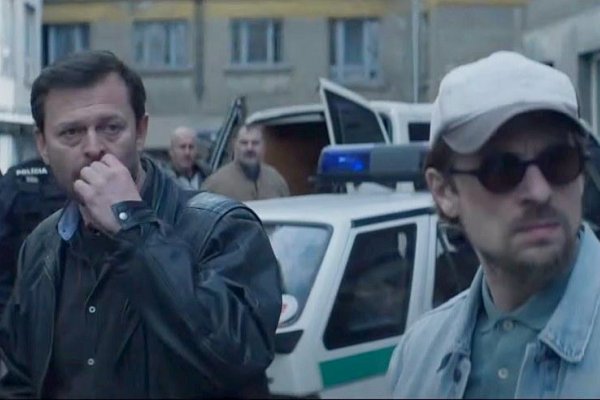 .týždeň vo filme: Vojna policajtov, študentka zvádza učiteľa či pápež ako zlodej detí