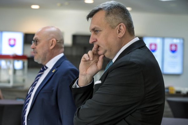 SNS navrhne na schôdzu zaradiť voľbu predsedu i podpredsedu parlamentu