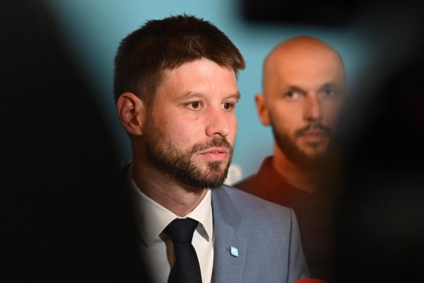 Šimečka: Prvé vystúpenie premiéra po atentáte je politickým sklamaním