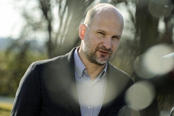 Hnutie Slovensko opätovne vyčíta Kaliňákovi nákup lietadiel z roku 2024