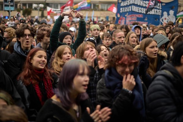 Nemecko: Tisícky žiakov a študentov protestovali proti zákonu o vojenskej službe