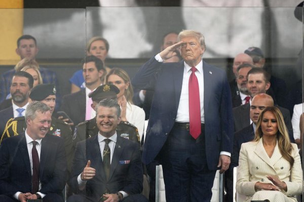 Trump militarizuje spoločnosť, ale ponižuje vojakov – čo tým sleduje?