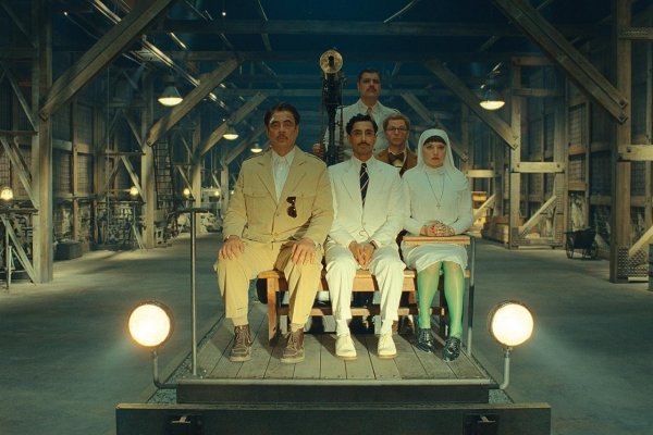 Filmy .týždňa: Hračka Wesa Andersona, krvavá baletka a býčia žena