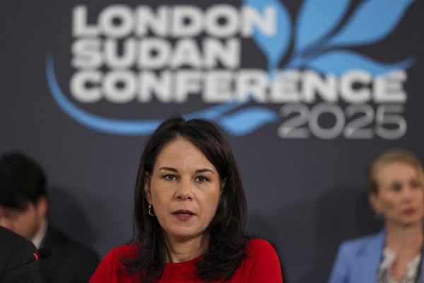 Baerbocková: Ukrajinu do mierovej dohody nemožno nútiť, Rusko o ňu záujem nemá