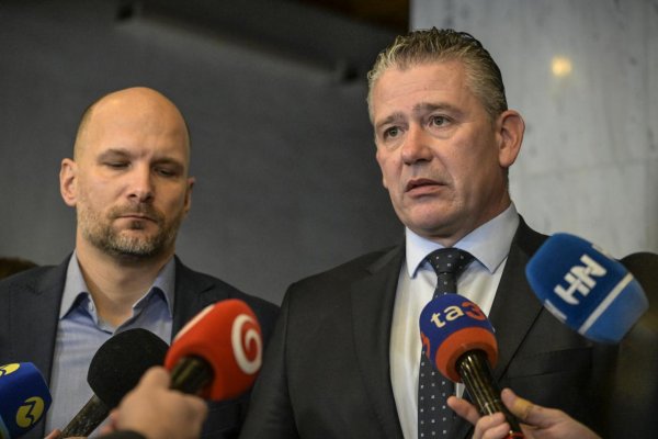 Hnutie Slovensko označilo cyrilo-metodské oslavy na Devíne za stranícku šou