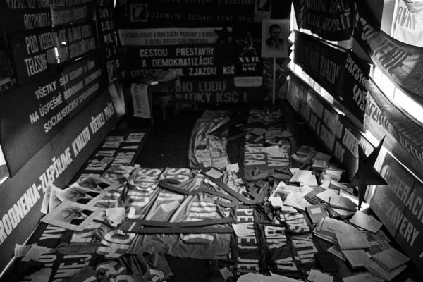 Esej: Recidíva totalitarizmu — Vieme ju rozpoznať?