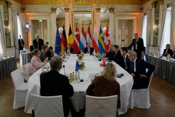 Dvadsať európskych štátov vrátane SR vyzýva EK na návrat afganských utečencov