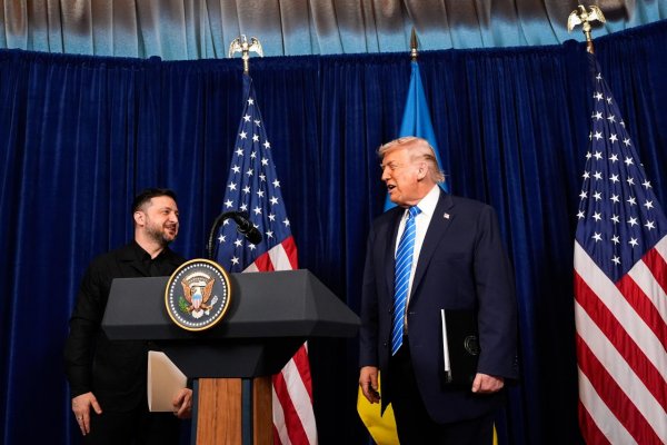 Trump povedal v telefonáte Zelenskému, že chce uzavrieť mierovú dohodu do leta