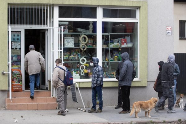 Podľa Šipoša nie je v koalícii dohoda na zákaze nedeľného predaja