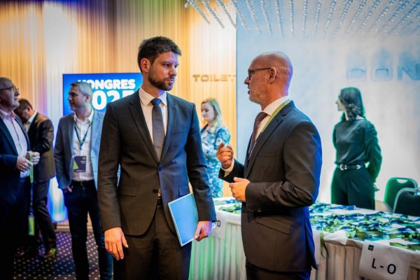 Predsedovia štyroch opozičných strán sa stretli na spoločnom rokovaní