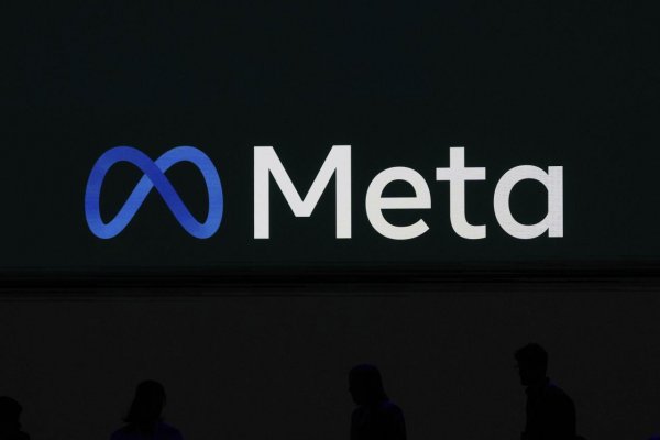 Meta na svojich platformách v EÚ od októbra zakáže politické reklamy