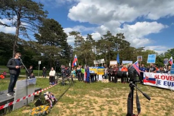  „Už sa nevracaj“ ​– odkázali ľudia Robertovi Ficovi z Bradla