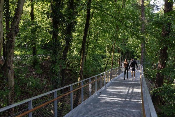V sobotu by mohol byť prvý tropický deň tohto roka, najmä na západe a juhu