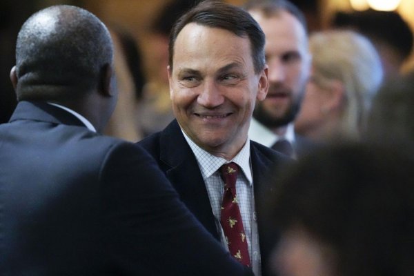 Poľsko oznámilo, že vojenská pomoc Ukrajine po rokovaniach v Džidde opäť prúdi naplno