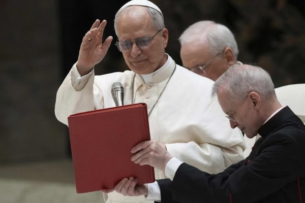 Pápež Lev XIV. navrhol sprostredkovanie rokovaní medzi krajinami vo vojne