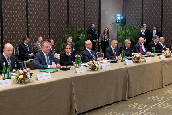 Rokovania o mieri v Ženeve pokračujú aj dnes, Witkoff hlási pokrok, Zelenskyj spochybňuje úmysly Ruska