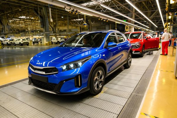 EÚ plánuje revíziu zákazu predaja áut so spaľovacím motorom od roku 2035