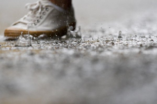 SHMÚ preveruje možný výskyt tornáda na termálnom kúpalisku v Podhájskej