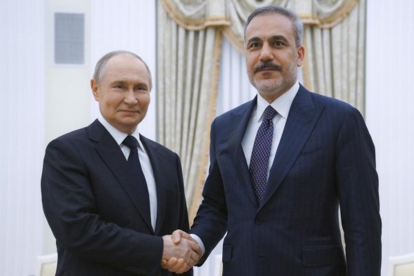 Putin a turecký minister zahraničia Fidan diskutovali o mierových snahách na Ukrajine