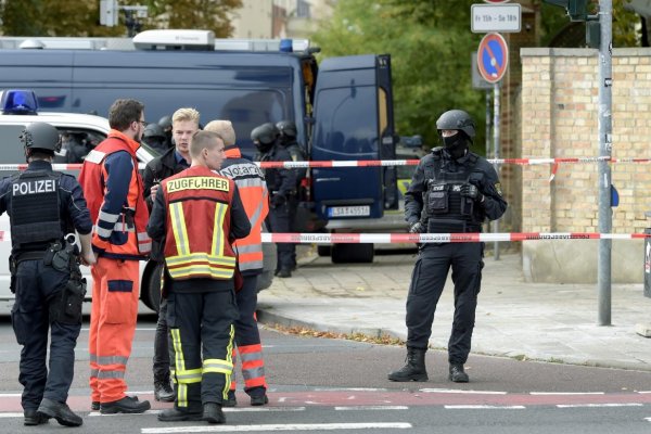 Strelcom z Halle je zrejme nemecký občan, údajne konal sám