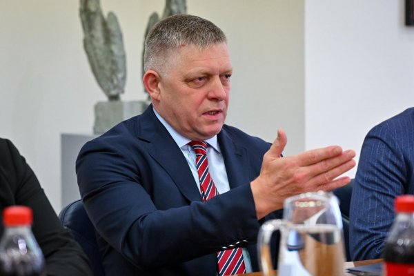 Fico na tlačovej besede opäť zaútočil na Šimečkovu matku, nazval ju podvodníčkou