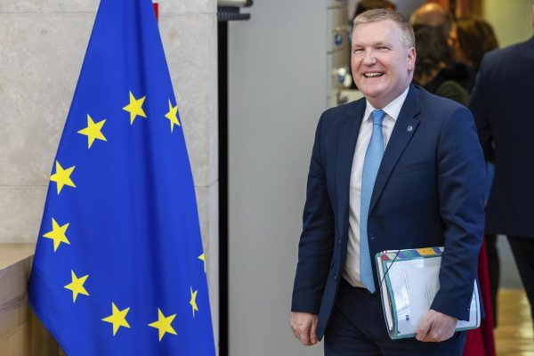 Írsky eurokomisár Ficovi: Európske právo je nadradené, nie je o tom možné diskutovať