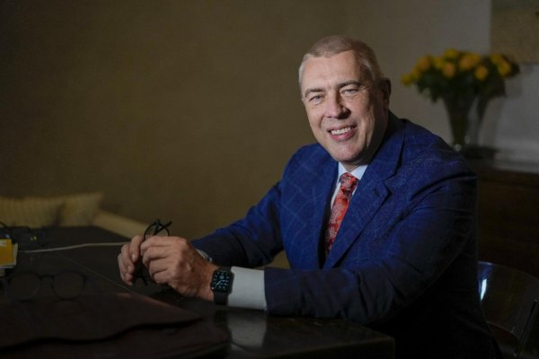 Poslanec Giertych podal sťažnosť, že šéf Sejmu prijal prísahu Nawrockého