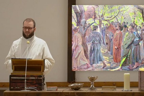 Nedeľná homília: Stoly namiesto kazateľníc