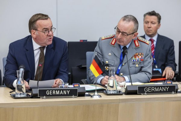 Velitelia vojenských síl Nemecka a Británie: Zbrojenie Európy nie je podnecovanie k vojne – čo to znamená podľa Tomáša Zálešáka