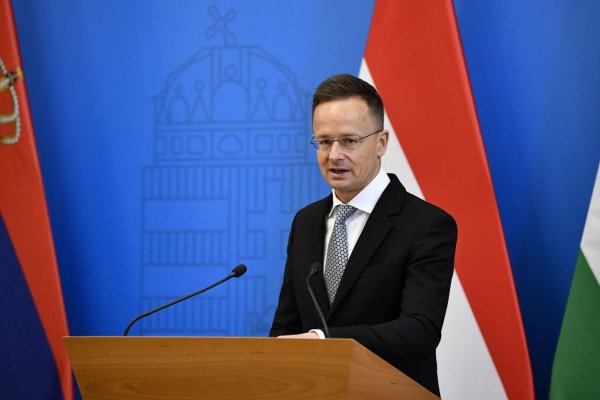 Szijjártó: Maďarsko sa neodpojí od ruských zdrojov energií