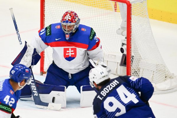 Slováci zdolali Francúzov 4:2 a priblížili si štvrťfinále