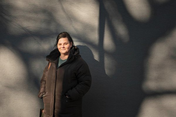 Zuzana Aly: Ide o to, aby sme v tom istom čase pracovali s človekom za mrežami a zároveň s jeho rodinnými príslušníkmi vonku