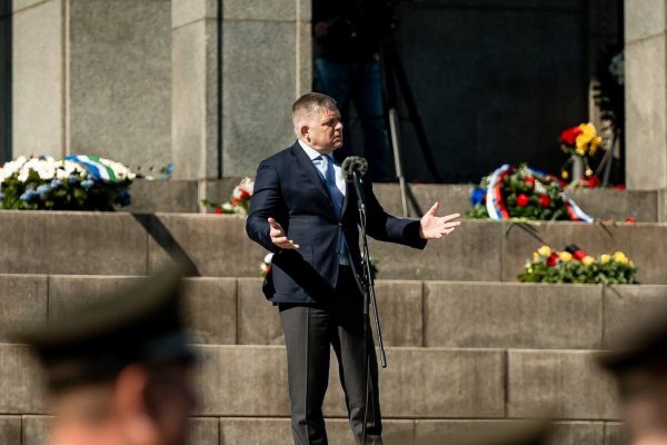 PS o Ficovom prejave na Slavíne: Fico by mal o mieri pomlčať, sú to práve jeho kamaráti, ktorí rozpútali najväčšie konflikty