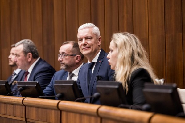 NRSR: Ferenčák v pléne vyzval Šutaja Eštoka, aby odstúpil z funkcie