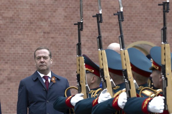 Medvedev: Rusko prijme odvetné opatrenia, ak Rakúsko vstúpi do NATO