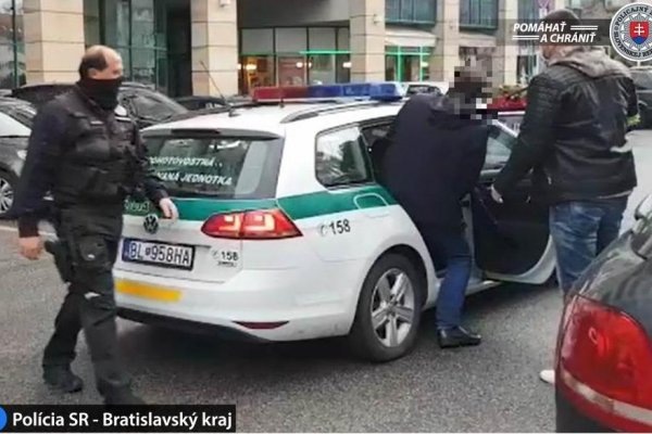 Bratislavskí policajti zadržali verejného činiteľa, má ísť o starostu Nového Mesta Rudolfa Kusého