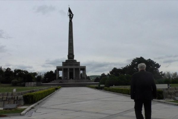 Putinovi Noční vlci na Slavíne: Pieta alebo znesvätenie?