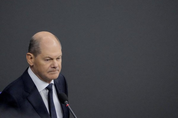 Scholz chce naďalej telefonovať s Putinom, ochotu prejavil aj Kremeľ