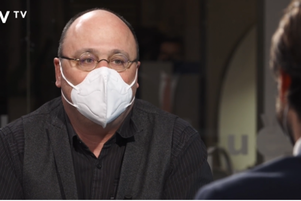 Covid mal voľné pole, môže aj naďalej mutovať, tvrdí český genetik Jan Pačes