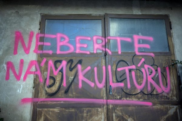 Časť kultúrnej obce vyzýva na odstúpenie riaditeľa SNG Juraja Králika