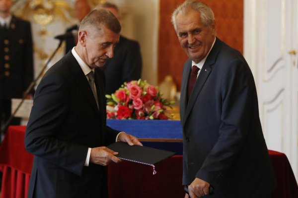 Zeman, Babiš a komunisti stvorili nebezpečný paškvil