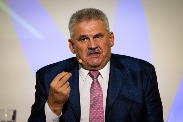 Richter pripúšťa odklad hlasovania o ústave, SNS má stiahnuť svoje návrhy