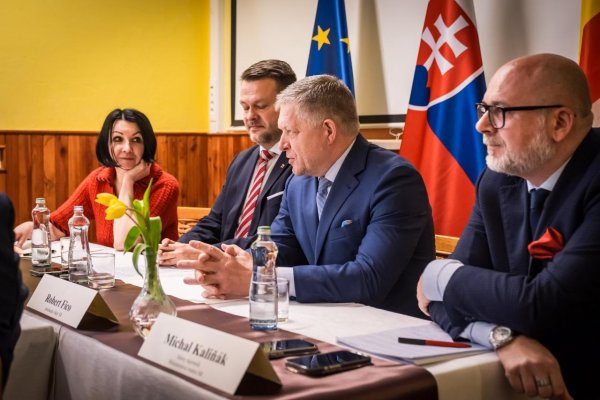 Vláda zasadne vo štvrtok v Handlovej, prerokuje aj zmeny v pláne obnovy