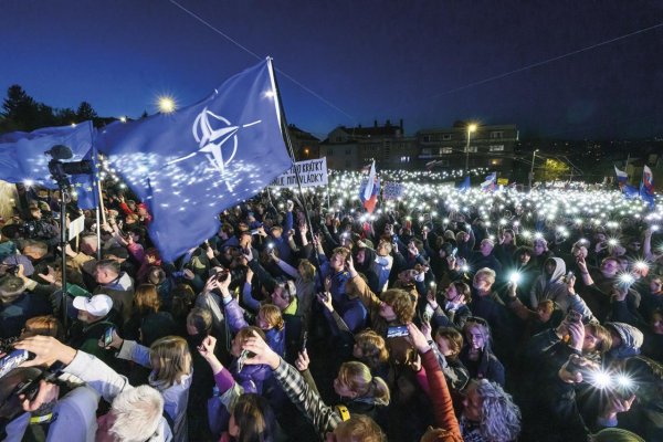 Premiér sa prihlásil k odchodu z NATO, pokus o únos Slovenska je vo finále