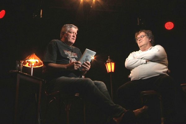 Odomykáme .pod lampou s Martinom Mojžišom: O Einsteinovi, krivkách, Pepkovi námorníkovi a novej knihe