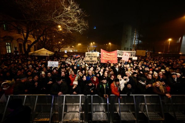 Protesty opozície budú pokračovať vo štvrtok