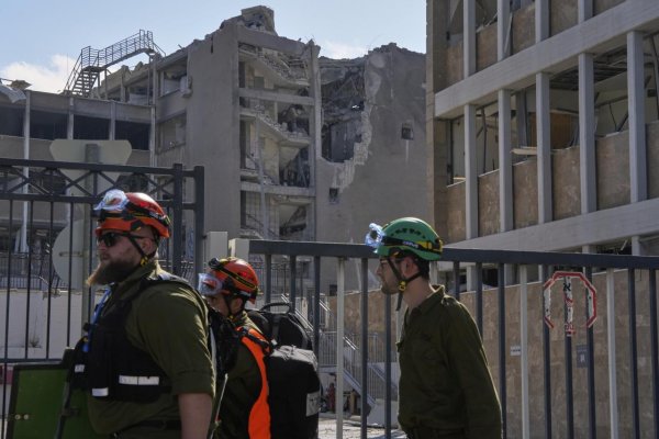 Najnovší iránsky raketový útok zranil v Izraeli najmenej troch ľudí